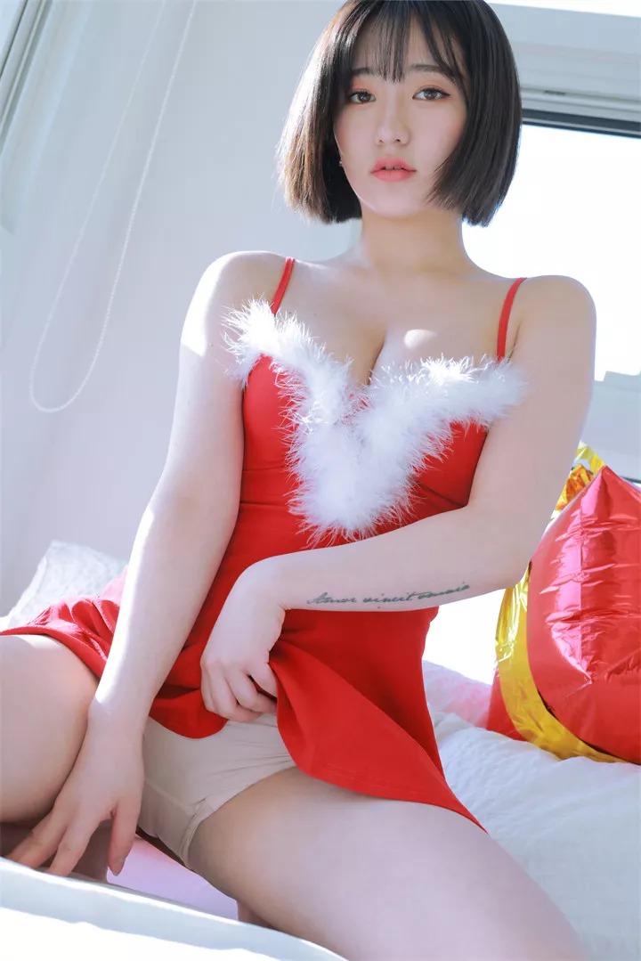 Sehee - Christmas [77P+2V/2.48G]